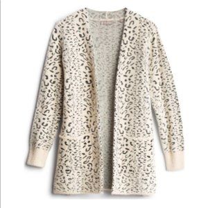 Stitch Fix Fuzzy cream leopard print cardigan
